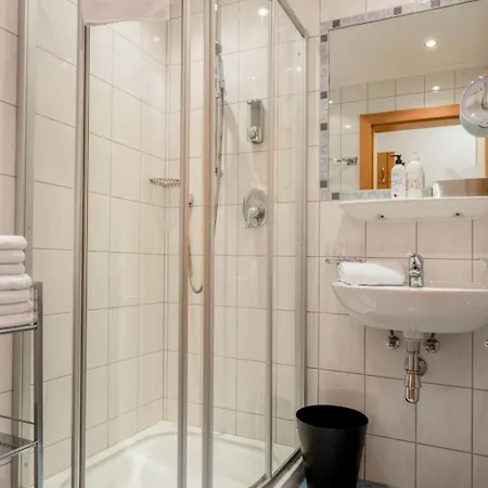 Haus Waldhof 게스트하우스 4*