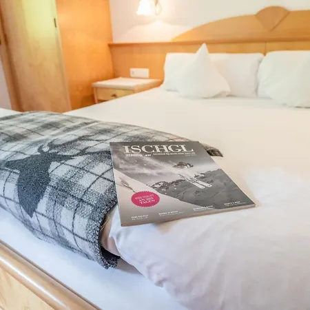 게스트하우스 Haus Waldhof 4*
