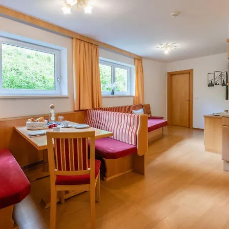 Haus Waldhof Konukevi Ischgl